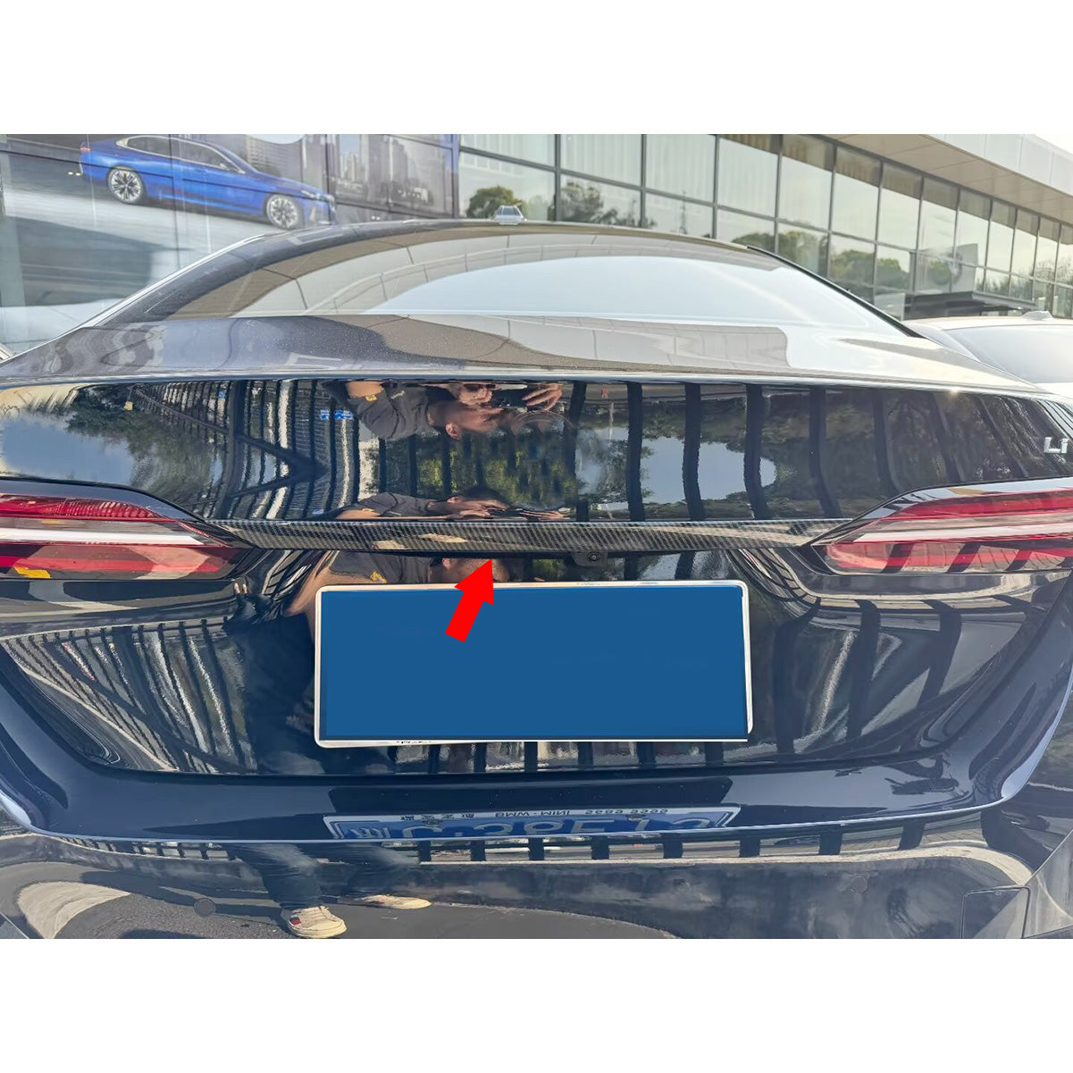 Fit for BMW 5 Series Sedan (G60) 530i 540i 2024 2025 Rear Trunk Lid Tail Gate Bottom Cover Trim Carbon Fiber Pattern