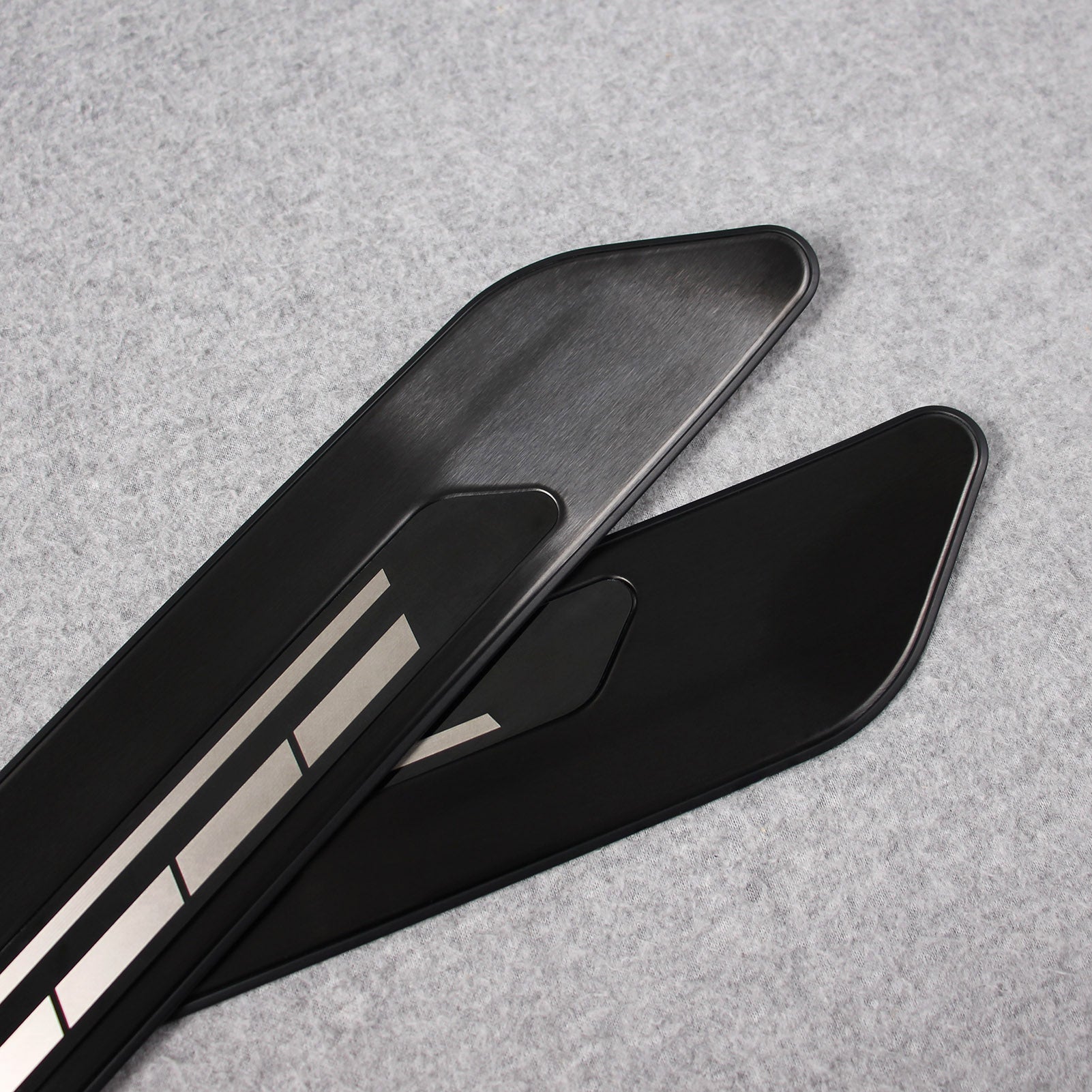 Fit for Toyota 2021 2022 Sienna Outside Door Sill Scuff Plate Guard Cover Trim Stainless Steel