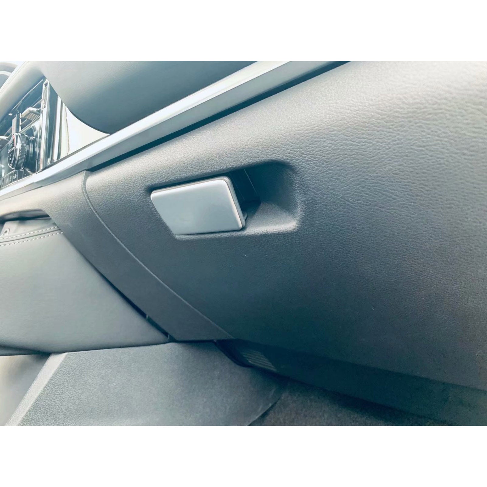 Fit for Nissan New Rogue 2021 2022 Interior Front Glove Box Door Handle Panel Cover Trim